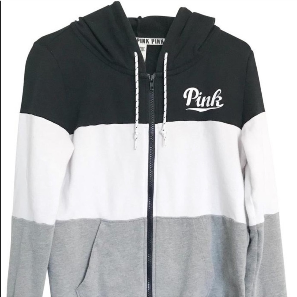 Victoria’s Secret pink hoodie🤩